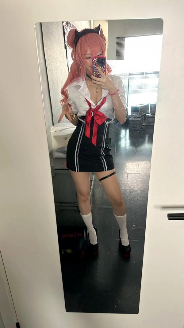    Maou Mo Kirara校园制服Cosplay，粉发少女萌系甜美写真，足部特写秀第41张图片