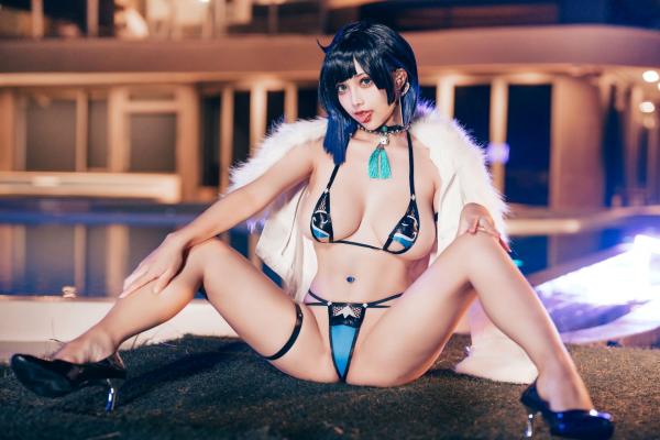    沖田凛花-Okita-Rinka-夜阑-Yelan-Swimsuit-夜间泳池私房Cosplay大片，极致火辣好身材第13张图片