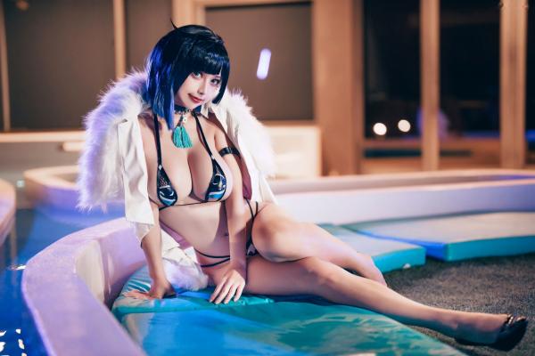    沖田凛花-Okita-Rinka-夜阑-Yelan-Swimsuit-夜间泳池私房Cosplay大片，极致火辣好身材第24张图片