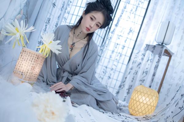    钛合金TiTi-鬼神禄：唯美古风书法纹身人体艺术，屏风水墨意境写真第1张图片