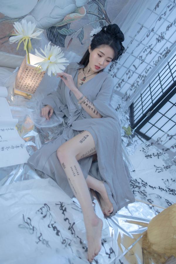    钛合金TiTi-鬼神禄：唯美古风书法纹身人体艺术，屏风水墨意境写真第8张图片