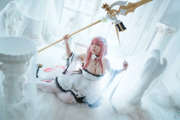    自闭颜球球(无颜小天使wy) - 碧蓝航线英仙座Cosplay，梦幻清纯女仆造型，绝美冷艳之姿，治愈系天使写真[27P]第19张图片