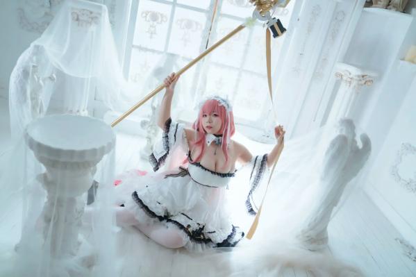    自闭颜球球(无颜小天使wy) - 碧蓝航线英仙座Cosplay，梦幻清纯女仆造型，绝美冷艳之姿，治愈系天使写真[27P]第20张图片