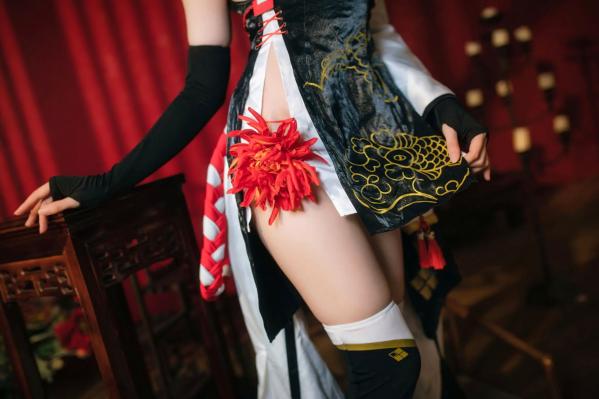    焖焖碳 - 碧蓝航线绫波“新岁之鬼神”旗袍Cosplay，二次元性感角色扮演，古典与现代诱惑的碰撞 [25P]第2张图片