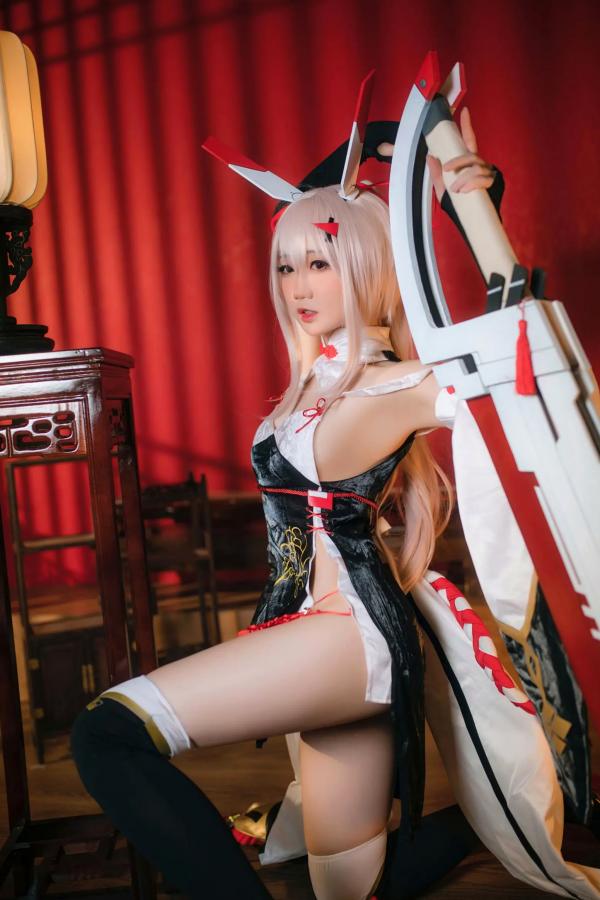    焖焖碳 - 碧蓝航线绫波“新岁之鬼神”旗袍Cosplay，二次元性感角色扮演，古典与现代诱惑的碰撞 [25P]第13张图片