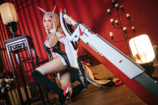    焖焖碳 - 碧蓝航线绫波“新岁之鬼神”旗袍Cosplay，二次元性感角色扮演，古典与现代诱惑的碰撞 [25P]第14张图片