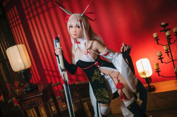    焖焖碳 - 碧蓝航线绫波“新岁之鬼神”旗袍Cosplay，二次元性感角色扮演，古典与现代诱惑的碰撞 [25P]第18张图片