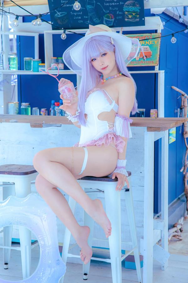    Ely_eee(ElyEE子) 碧蓝航线普利茅斯泳装Cosplay版 甜美夏日写真 [28P]第1张图片