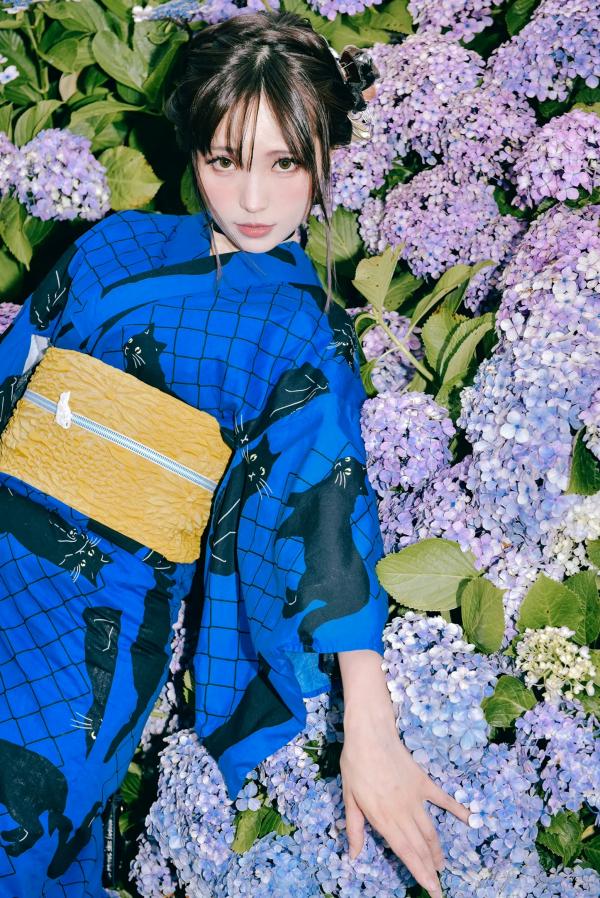    Ely_eee(ElyEE子) - 雨季黑猫日系和服绣球花唯美写真 [38P]第9张图片