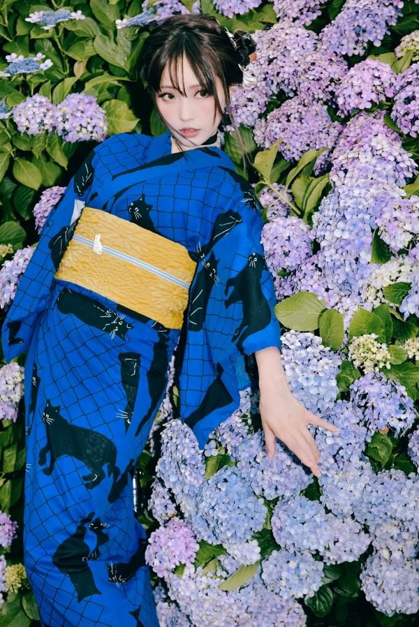   Ely_eee(ElyEE子) - 雨季黑猫日系和服绣球花唯美写真 [38P]第10张图片