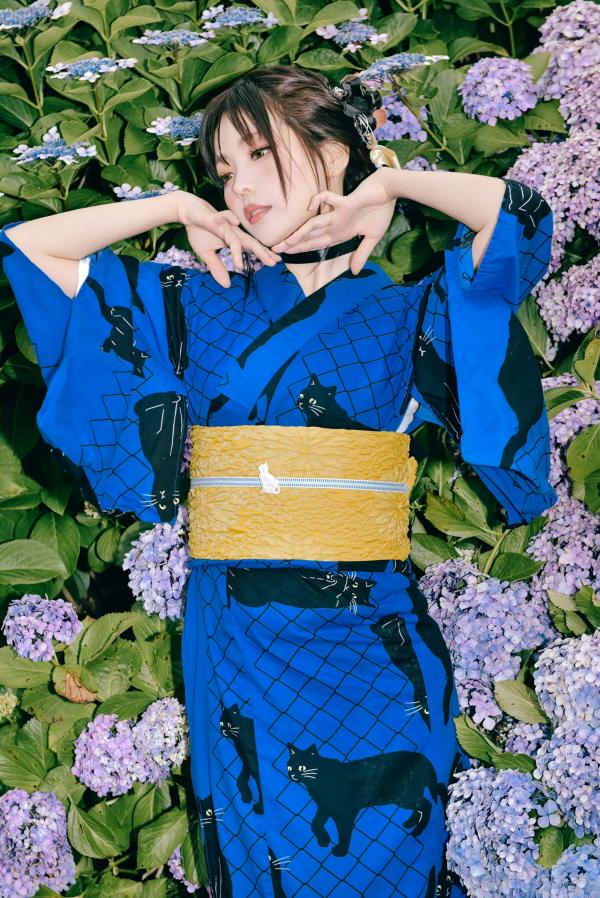    Ely_eee(ElyEE子) - 雨季黑猫日系和服绣球花唯美写真 [38P]第14张图片