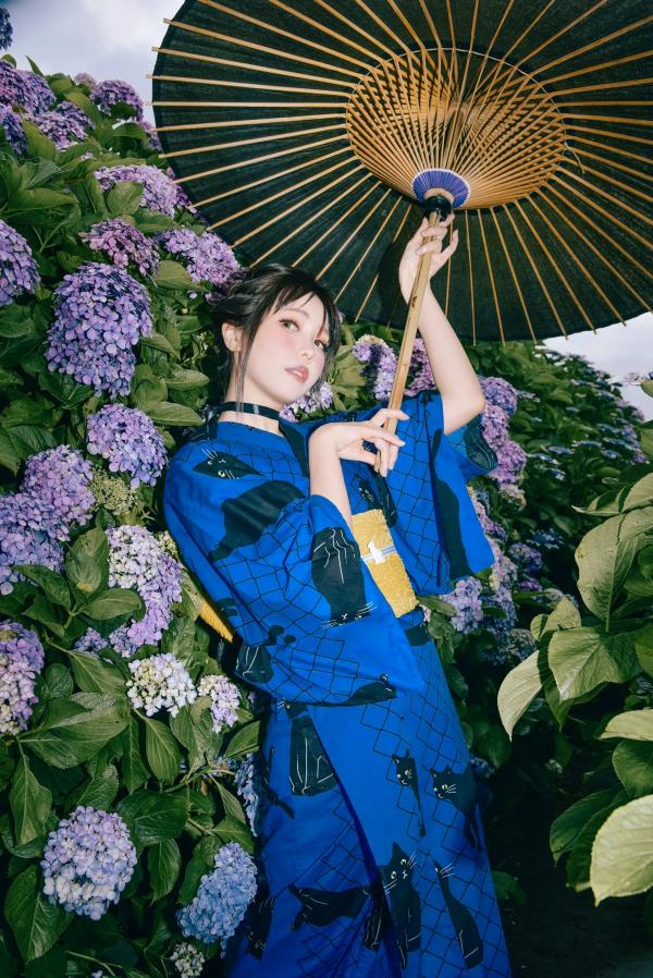    Ely_eee(ElyEE子) - 雨季黑猫日系和服绣球花唯美写真 [38P]第19张图片
