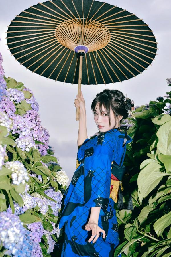    Ely_eee(ElyEE子) - 雨季黑猫日系和服绣球花唯美写真 [38P]第25张图片