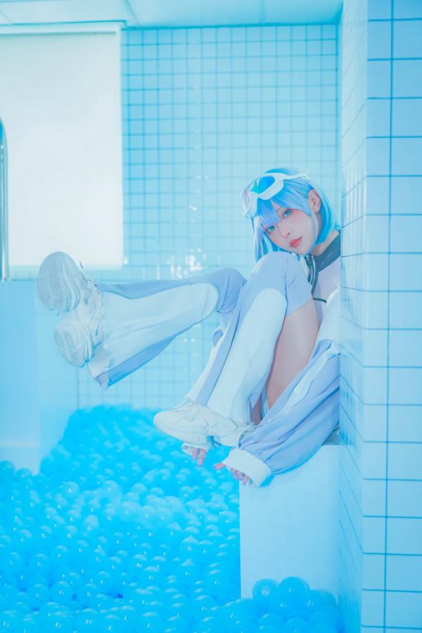    Ely_eee(ElyEE子) - Clear Blue Drift蓝色海洋球乐园清爽Cosplay写真，清新萌系角色扮演第2张图片