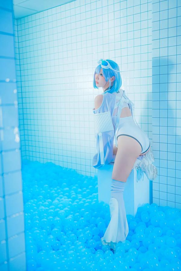    Ely_eee(ElyEE子) - Clear Blue Drift蓝色海洋球乐园清爽Cosplay写真，清新萌系角色扮演第4张图片