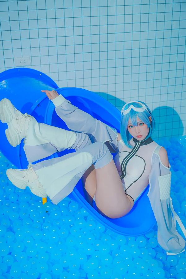    Ely_eee(ElyEE子) - Clear Blue Drift蓝色海洋球乐园清爽Cosplay写真，清新萌系角色扮演第14张图片