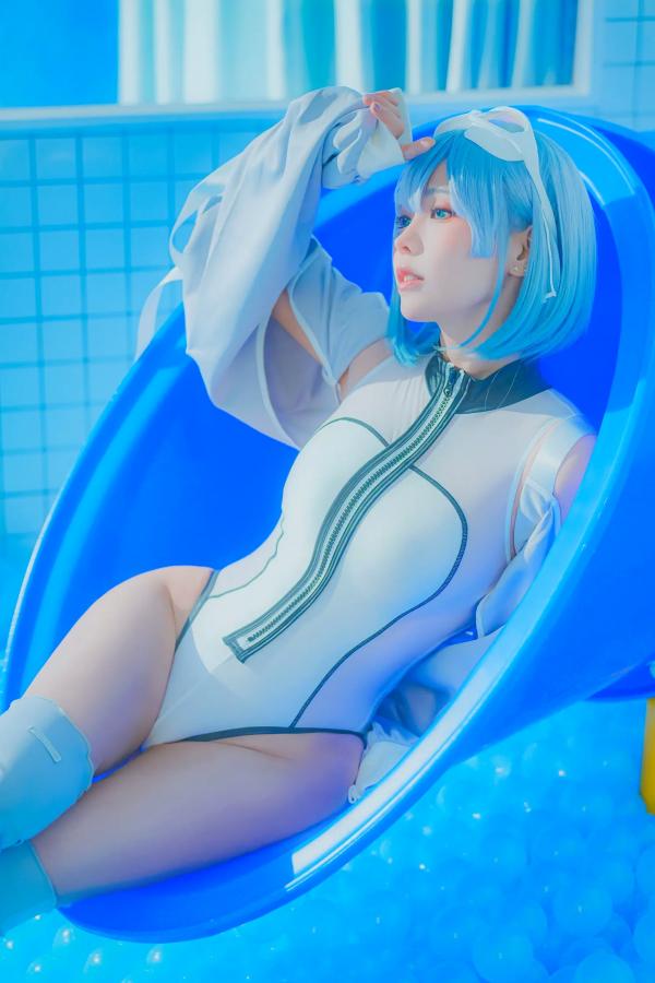    Ely_eee(ElyEE子) - Clear Blue Drift蓝色海洋球乐园清爽Cosplay写真，清新萌系角色扮演第19张图片