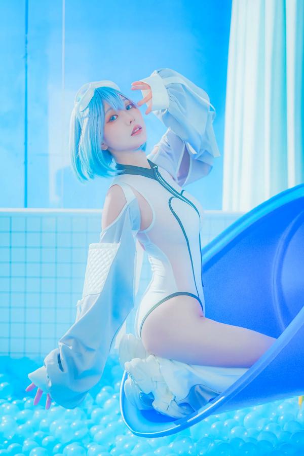    Ely_eee(ElyEE子) - Clear Blue Drift蓝色海洋球乐园清爽Cosplay写真，清新萌系角色扮演第21张图片