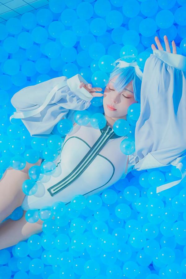    Ely_eee(ElyEE子) - Clear Blue Drift蓝色海洋球乐园清爽Cosplay写真，清新萌系角色扮演第25张图片