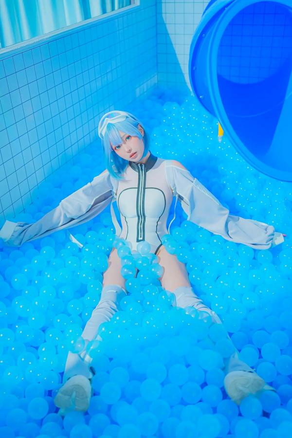   Ely_eee(ElyEE子) - Clear Blue Drift蓝色海洋球乐园清爽Cosplay写真，清新萌系角色扮演第26张图片