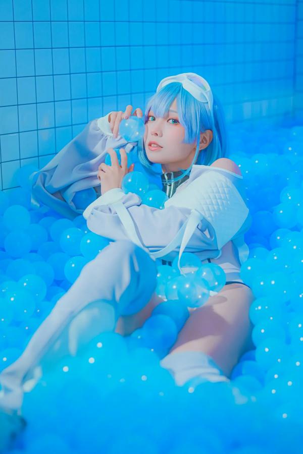    Ely_eee(ElyEE子) - Clear Blue Drift蓝色海洋球乐园清爽Cosplay写真，清新萌系角色扮演第27张图片