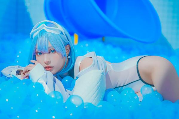    Ely_eee(ElyEE子) - Clear Blue Drift蓝色海洋球乐园清爽Cosplay写真，清新萌系角色扮演第28张图片