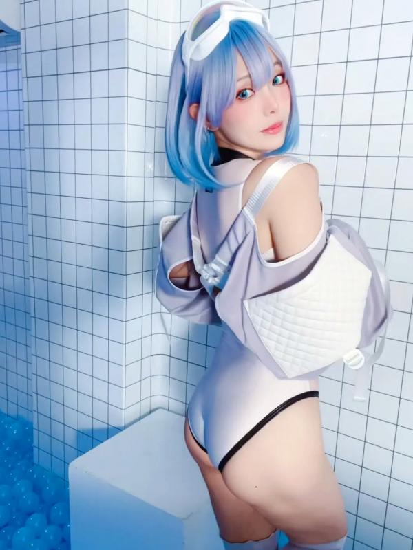    Ely_eee(ElyEE子) - Clear Blue Drift蓝色海洋球乐园清爽Cosplay写真，清新萌系角色扮演第33张图片