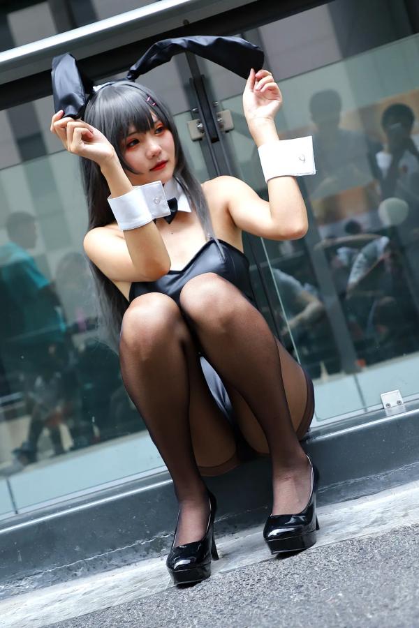    《黑色系cos兔女郎制服诱惑，户外黑丝长腿唯美写真 [136P]》第48张图片