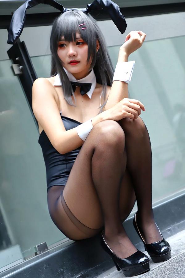    《黑色系cos兔女郎制服诱惑，户外黑丝长腿唯美写真 [136P]》第53张图片