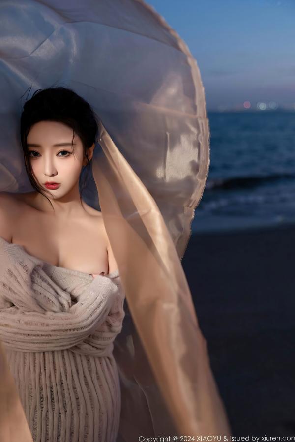 王馨瑶   王馨瑶yanni海南旅拍极致诱惑，黑色羽毛装大尺度私房高清图集第5张图片