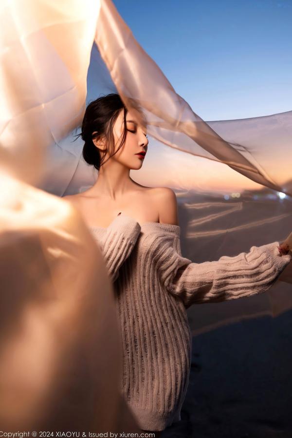 王馨瑶   王馨瑶yanni海南旅拍极致诱惑，黑色羽毛装大尺度私房高清图集第9张图片