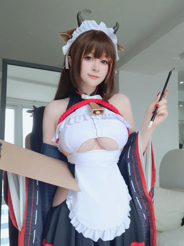    Coser小姐姐白银 樫野私房照：碧蓝航线牛牛装Cosplay，童颜巨乳诱惑写真[92P]第28张图片