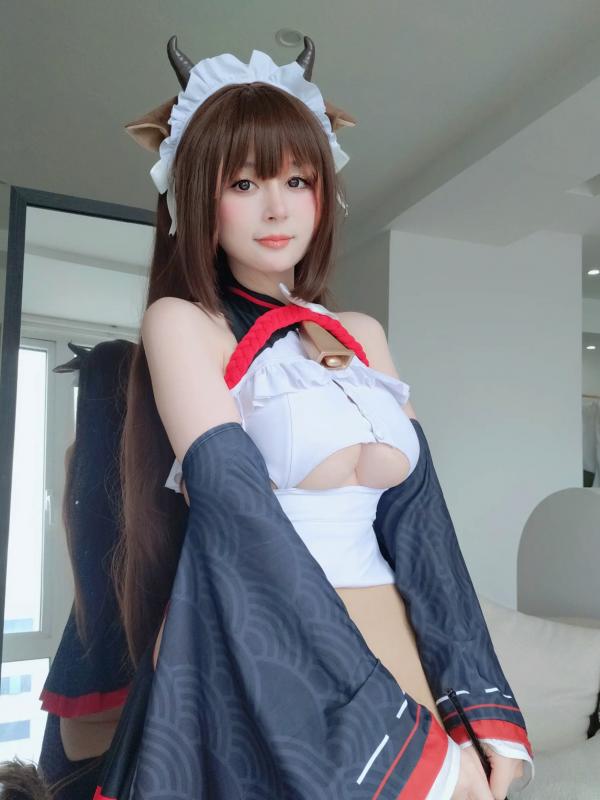    Coser小姐姐白银 樫野私房照：碧蓝航线牛牛装Cosplay，童颜巨乳诱惑写真[92P]第30张图片