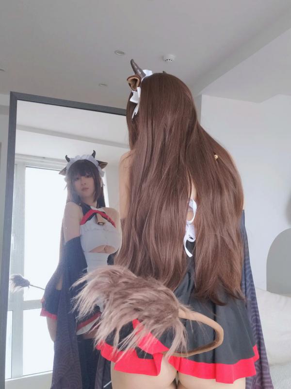    Coser小姐姐白银 樫野私房照：碧蓝航线牛牛装Cosplay，童颜巨乳诱惑写真[92P]第38张图片