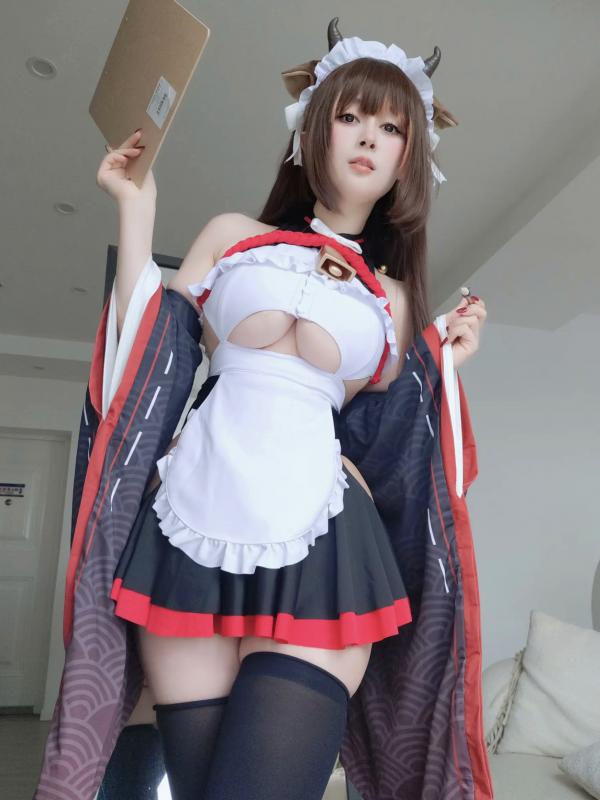    Coser小姐姐白银 樫野私房照：碧蓝航线牛牛装Cosplay，童颜巨乳诱惑写真[92P]第46张图片