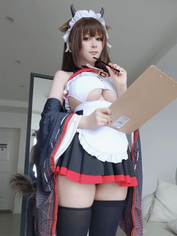    Coser小姐姐白银 樫野私房照：碧蓝航线牛牛装Cosplay，童颜巨乳诱惑写真[92P]第50张图片