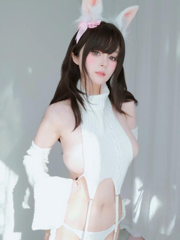    Coser小姐姐白银 兔耳私房写真：纯欲毛衣与暗黑机能风角色扮演，性感诱惑视觉盛宴[46P]第15张图片