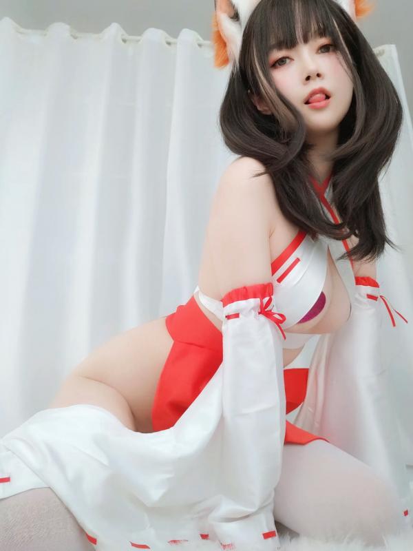    Coser白银 - 神社小狐狸，极品二次元狐耳巫女Cosplay，清纯可爱与性感私房写真大尺度福利第6张图片