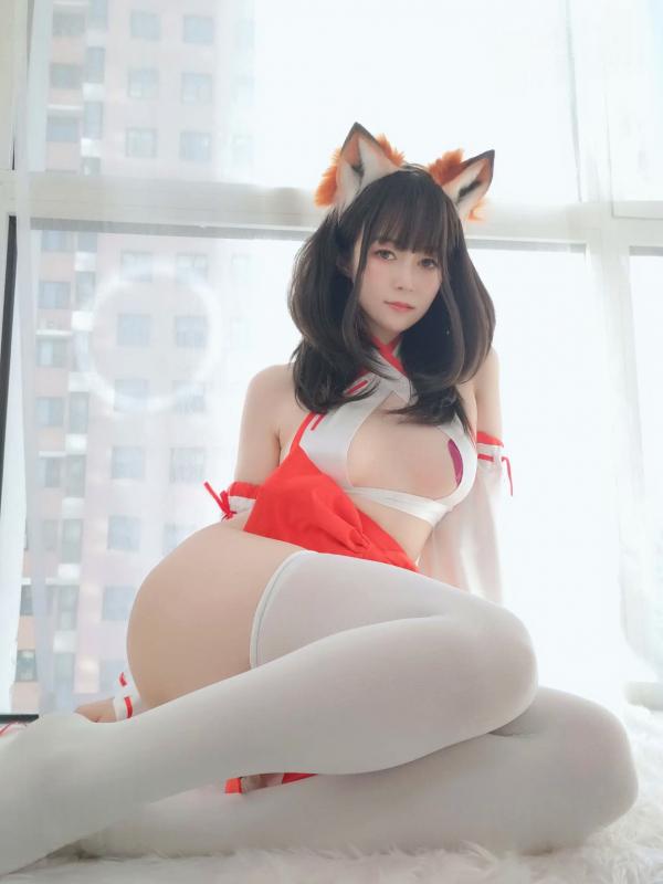    Coser白银 - 神社小狐狸，极品二次元狐耳巫女Cosplay，清纯可爱与性感私房写真大尺度福利第44张图片