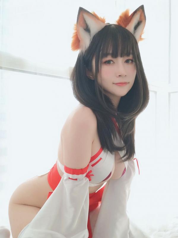    Coser白银 - 神社小狐狸，极品二次元狐耳巫女Cosplay，清纯可爱与性感私房写真大尺度福利第93张图片