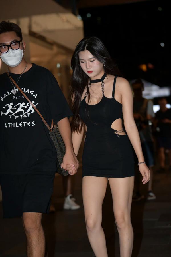    黑色修身裙夜间街拍，长腿女神尽显性感身姿 [174P]第68张图片