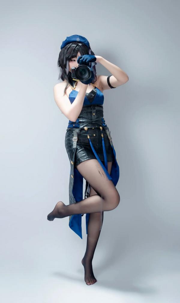    轩萧学姐 - 秧秧，游戏角色高还原Cosplay，冷艳飒爽制服配黑丝长腿，极品女神摄影棚写真第104张图片