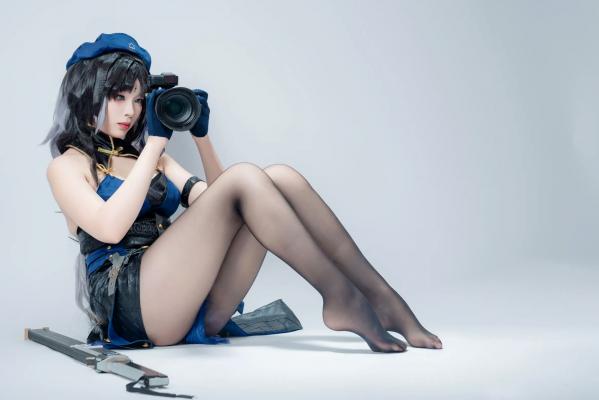    轩萧学姐 - 秧秧，游戏角色高还原Cosplay，冷艳飒爽制服配黑丝长腿，极品女神摄影棚写真第106张图片