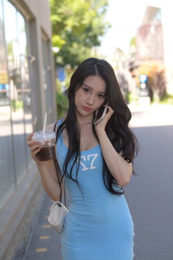    蓝之心：街拍气质女神性感紧身裙勾勒迷人曲线，精致长发纹身清纯又撩人第82张图片