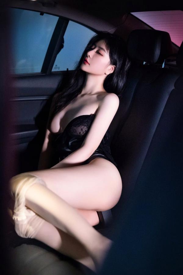    谢小蒽 御姐范写真 地下车库车内私房大片 黑色蕾丝冷艳诱惑 [98P]第97张图片