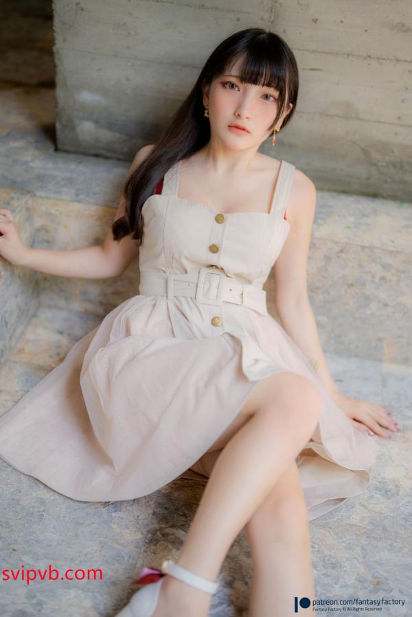    Fantasy Factory小丁Ding红色蕾丝内衣户外私房写真，清纯面孔与极品身材的极致诱惑第14张图片