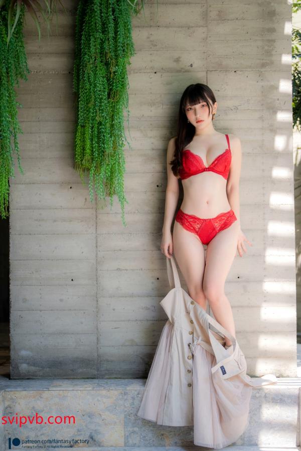    Fantasy Factory小丁Ding红色蕾丝内衣户外私房写真，清纯面孔与极品身材的极致诱惑第22张图片