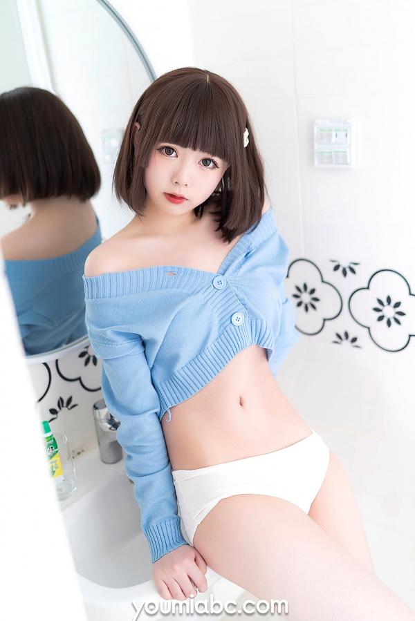   YouMi尤蜜-向小圆《薄荷蓝之夏》私房美图，短发少女浅蓝针织小衫清纯诱惑，白皙肌肤清新治愈写真第9张图片