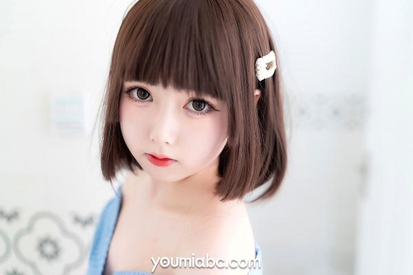    YouMi尤蜜-向小圆《薄荷蓝之夏》私房美图，短发少女浅蓝针织小衫清纯诱惑，白皙肌肤清新治愈写真第10张图片
