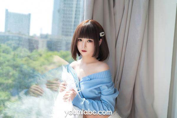    YouMi尤蜜-向小圆《薄荷蓝之夏》私房美图，短发少女浅蓝针织小衫清纯诱惑，白皙肌肤清新治愈写真第22张图片